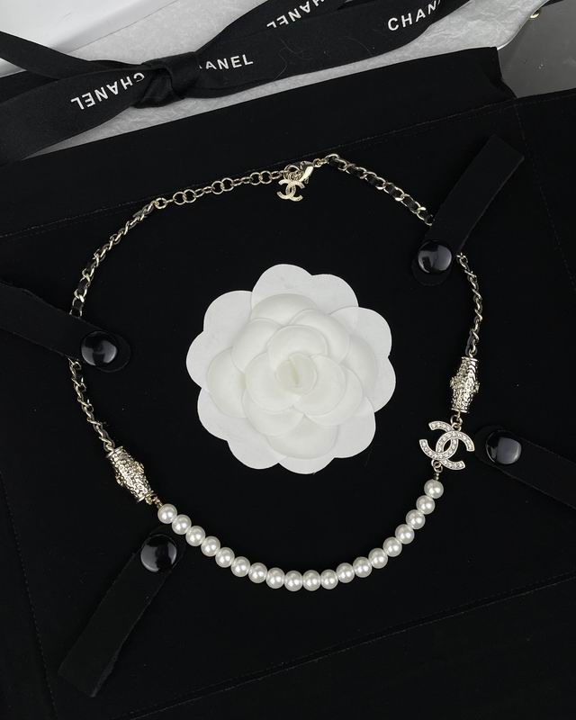 Chanel necklace 1lyx23